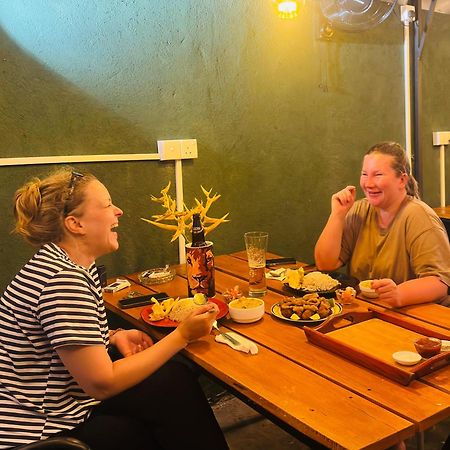 Golden Town Hostel タンガラ エクステリア 写真