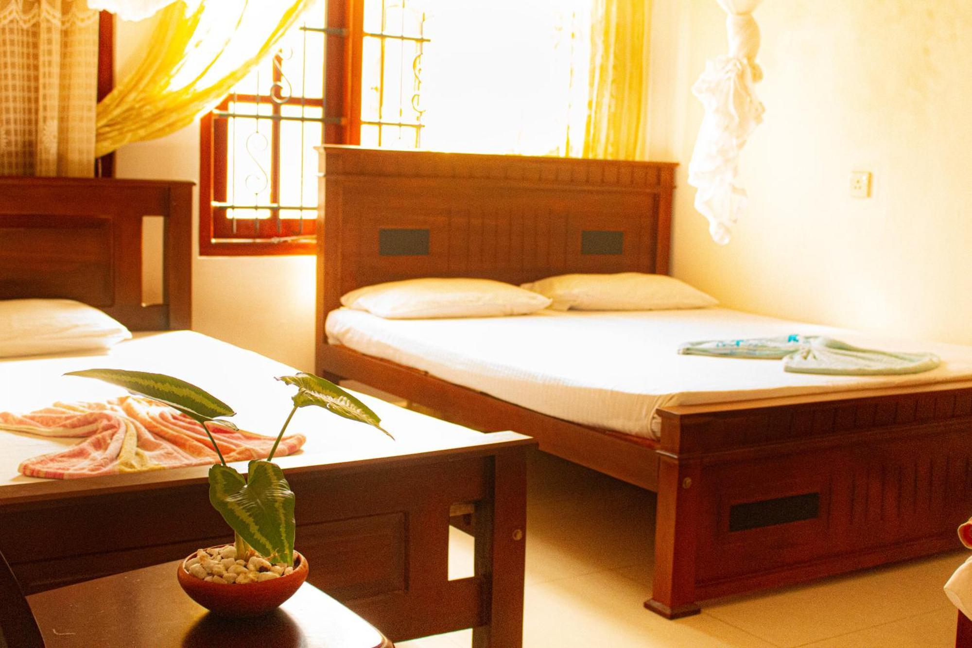 Golden Town Hostel タンガラ エクステリア 写真