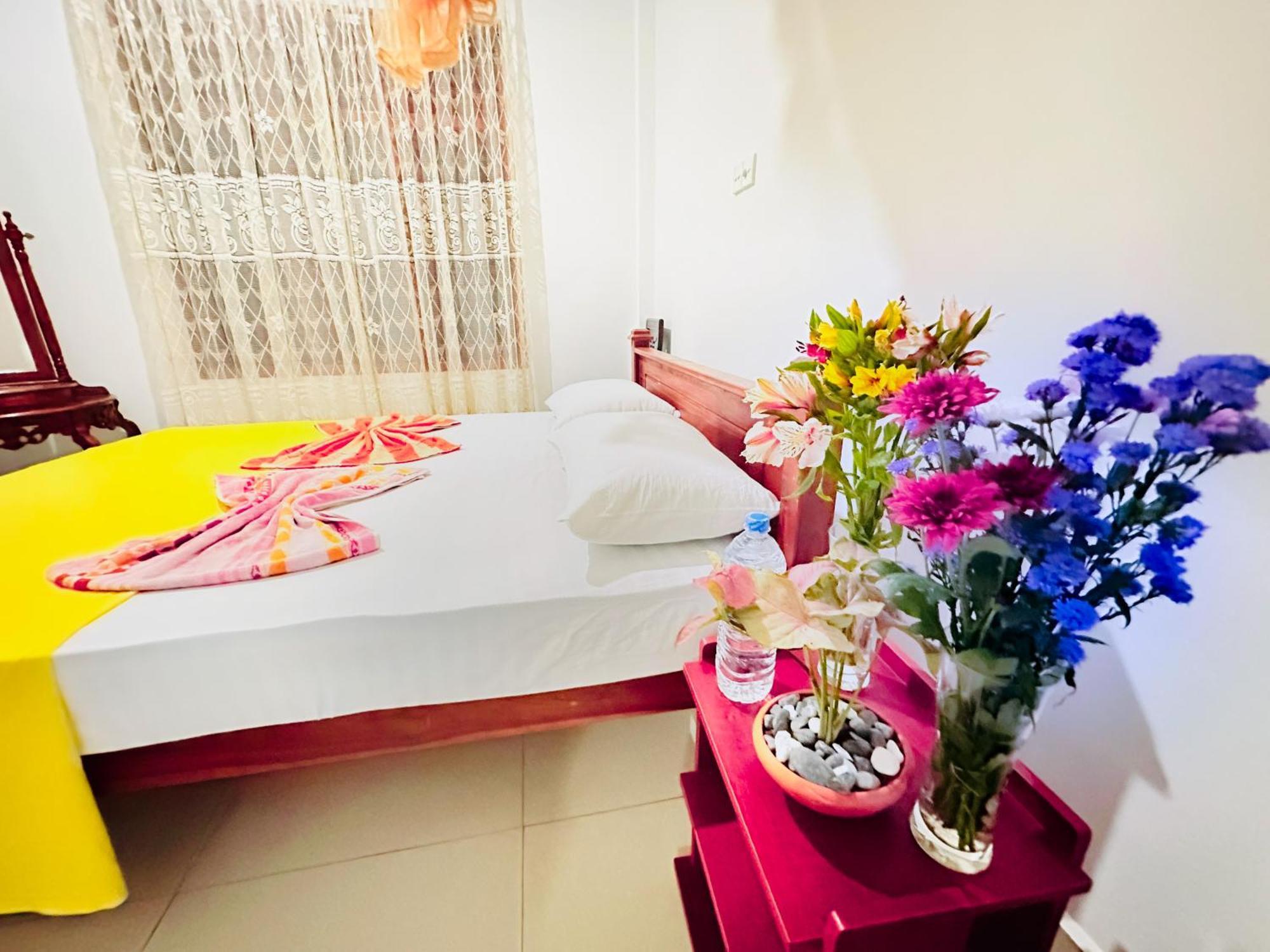 Golden Town Hostel タンガラ エクステリア 写真