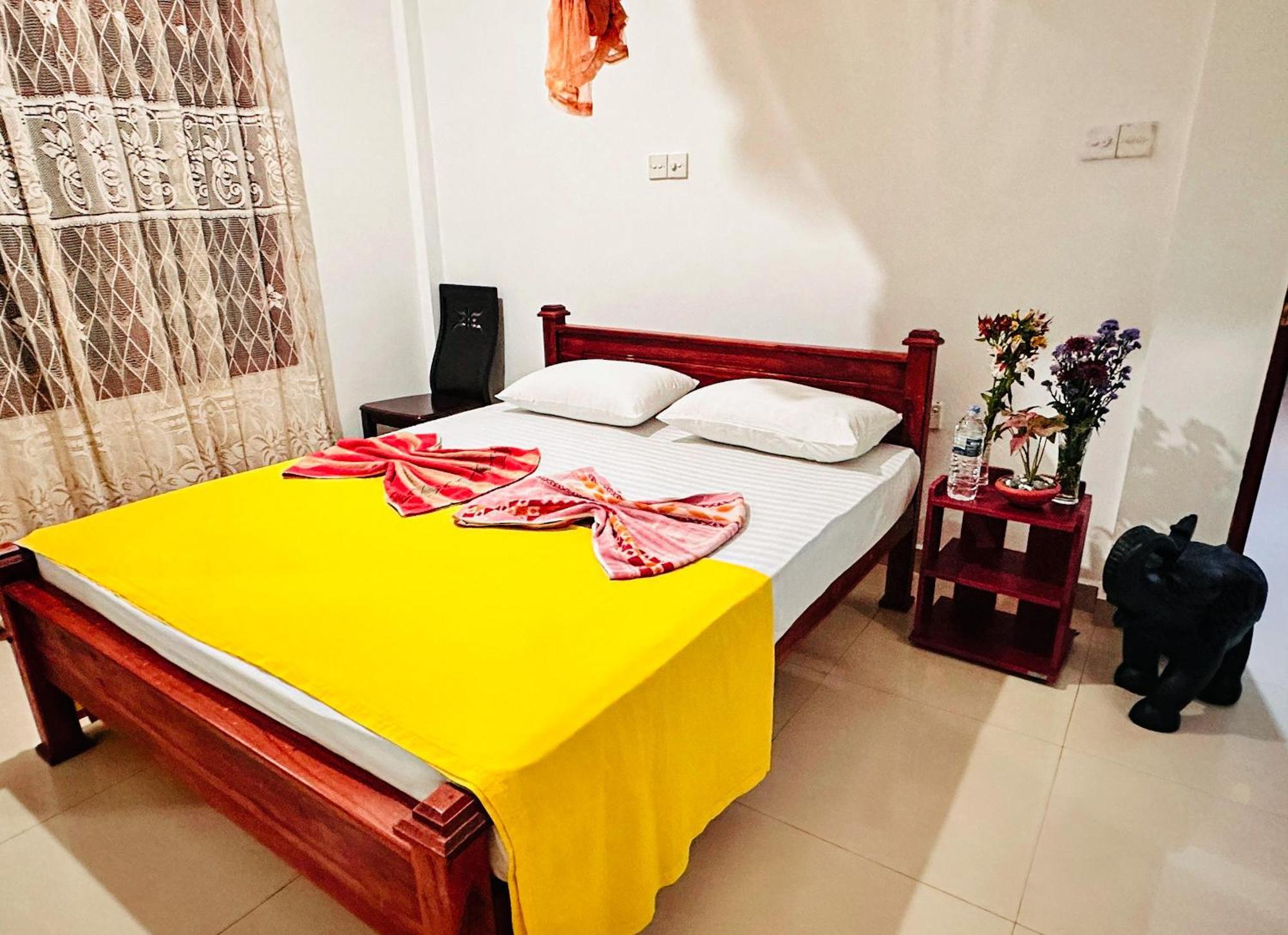 Golden Town Hostel タンガラ エクステリア 写真