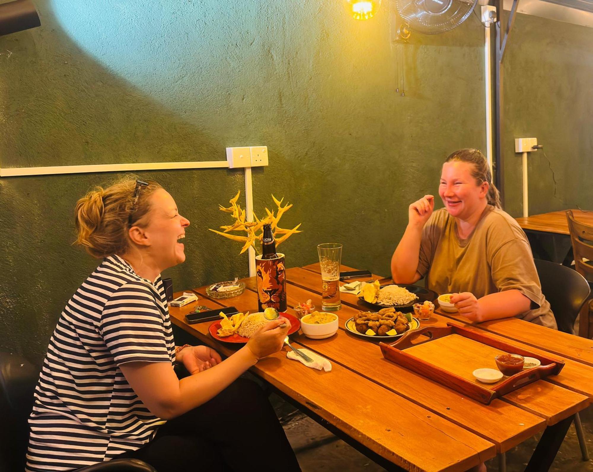 Golden Town Hostel タンガラ エクステリア 写真