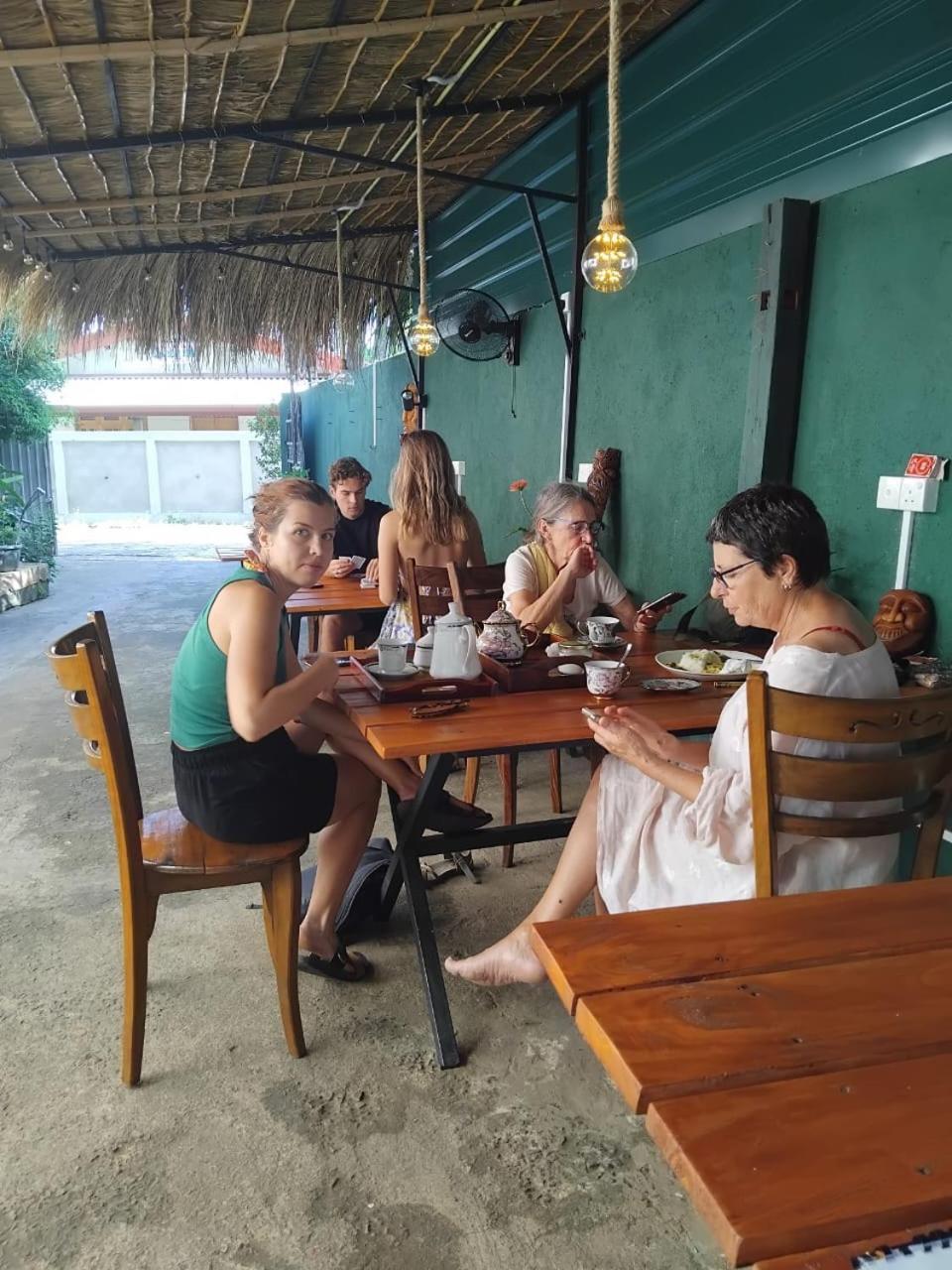 Golden Town Hostel タンガラ エクステリア 写真